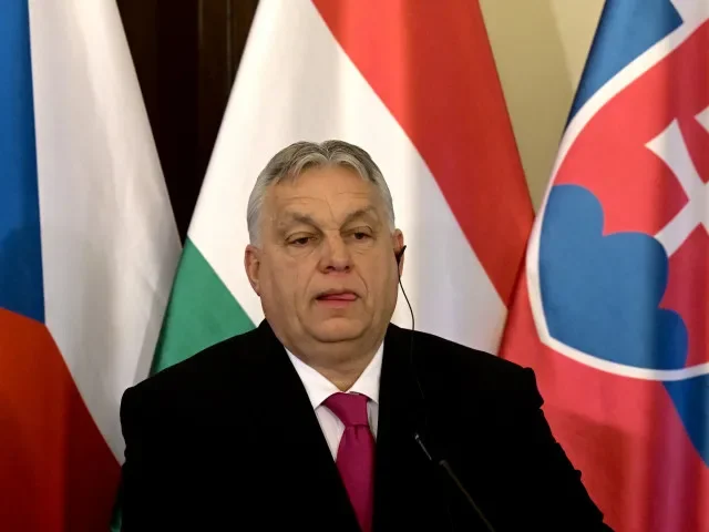 Orbán nasadil vojáky ke klíčovým energetickým zařízením, bojí se prý dalších ukrajinských kroků