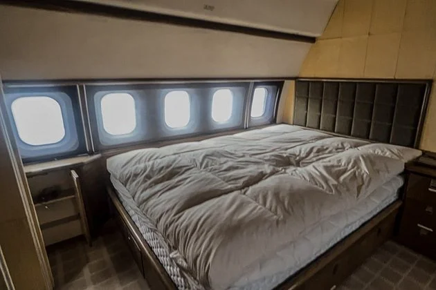 Orgie v něm mocní prováděli i za letu. Epsteinův Lolita Express hnije v Georgii