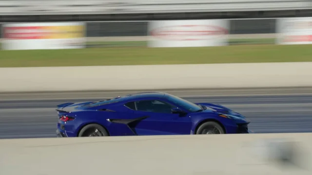 „Bugatti pro chudé” si namazalo na chleba všechny a všechno na dalším okruhu, pomalejší je i McLaren za 20 milionů