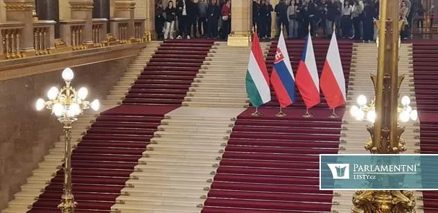 Dusno na V4 v Budapešti. Vystrčil přišel s Ukrajinou, Poláci hrozili odjezdem