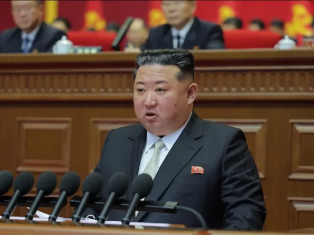 Kim Čong-un na závěr sjezdu vyhrožoval Jižní Koreji zničením