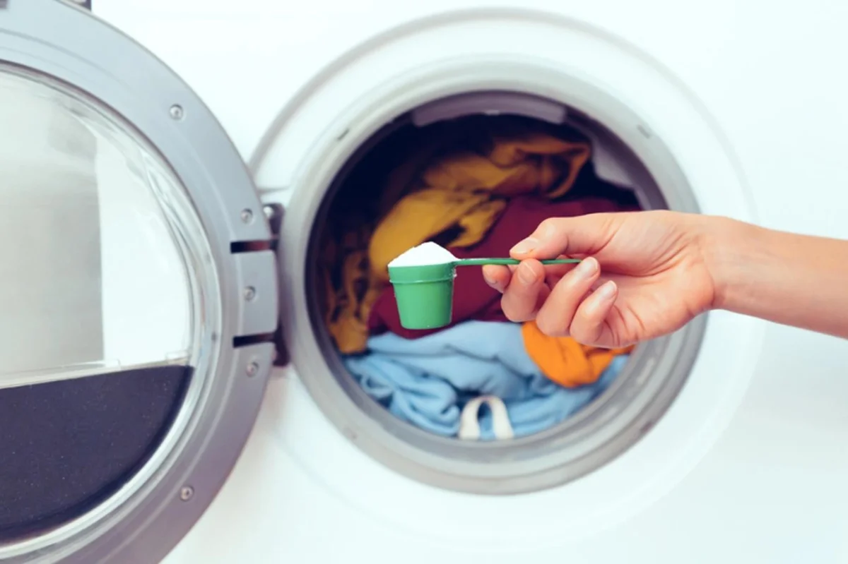 Většina Čechů neumí správně prát! Nemíchejte různé prostředky mezi sebou a prášek pokaždé dávkujte jinak