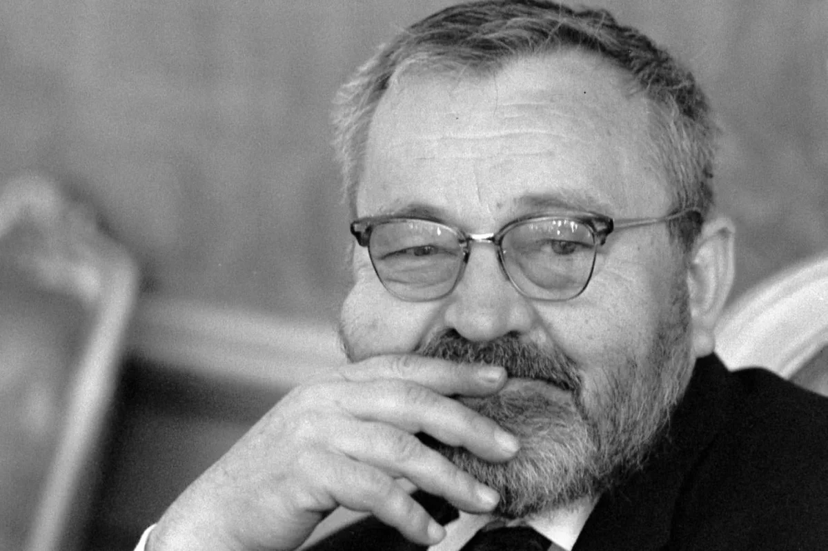 Jan Werich si svou chalupu u řeky nechal postavit podle pohádkové předlohy. Je nádherná i dnes, podívejte - Kultura PoznatSvet.cz článek na Media24.cz