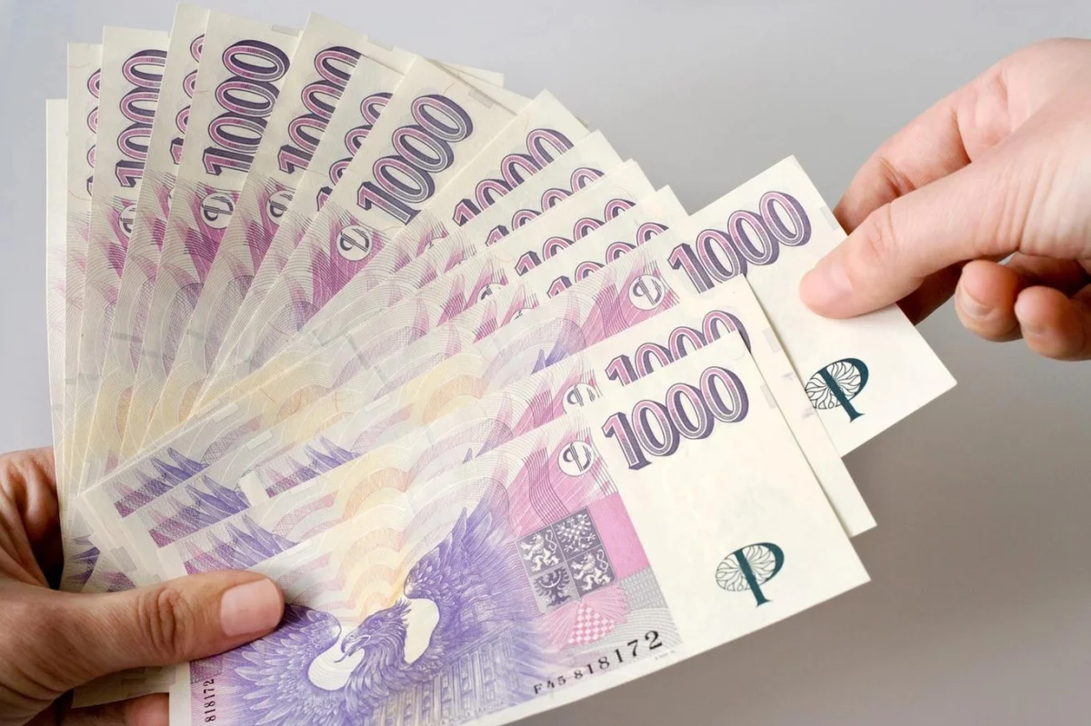 Hotovost už nezaručí anonymitu. Od roku 2027 bude při platbách povinný občanský průkaz