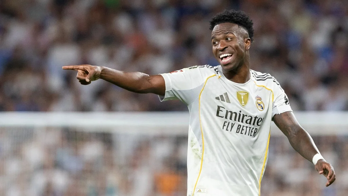 Podpora pro Viníciuse a skandál v hledišti: Real Madrid vyrazil hajlujícího fanouška