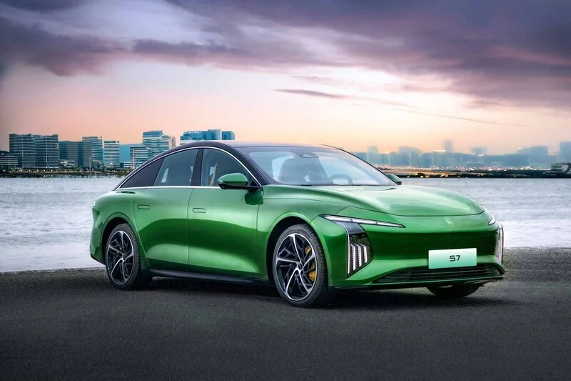 Další expanze čínských aut v Česku. Forthing otevře síť samostatných showroomů