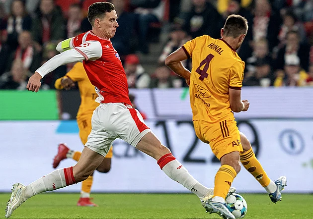 ONLINE: Dukla - Slavia, chytá Markovič, v základu jsou také Kušej a Cham