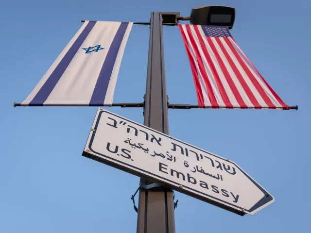 Napětí kolem Íránu. „Opusťte Izrael ještě dnes,“ vyzvaly USA část zaměstnanců ambasády