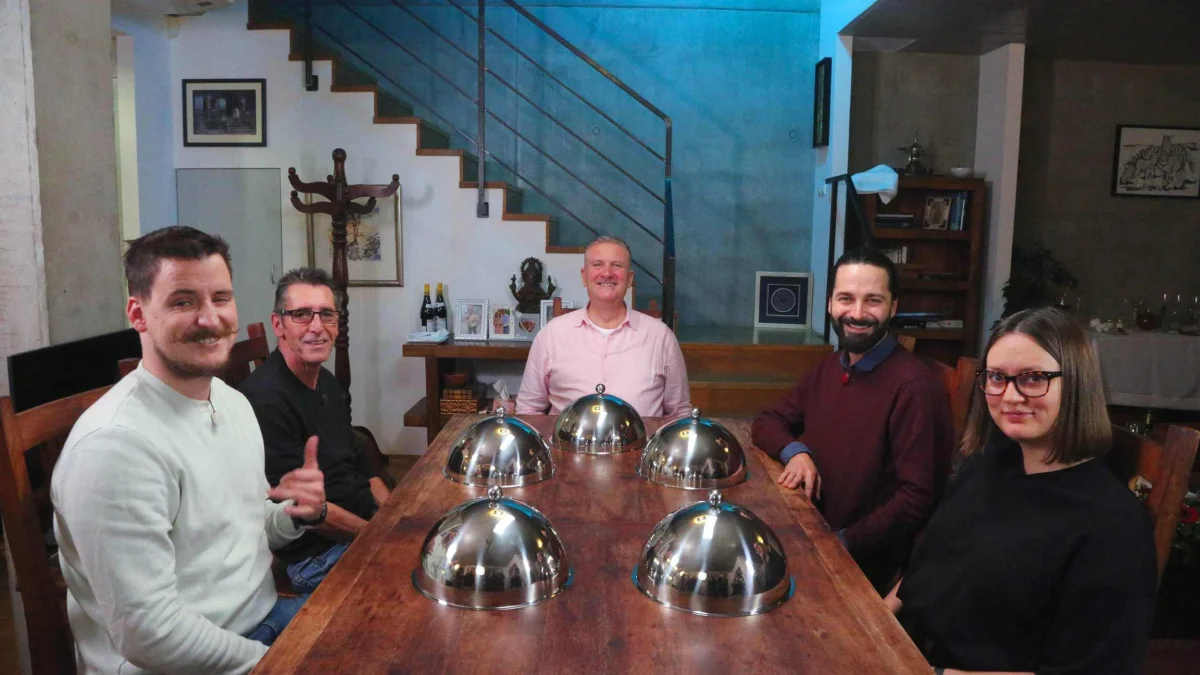 Příští týden v Prostřeno: Vyhrocený střet eg, odpor k polévce i předkrmu a dusno hned od prvního večera