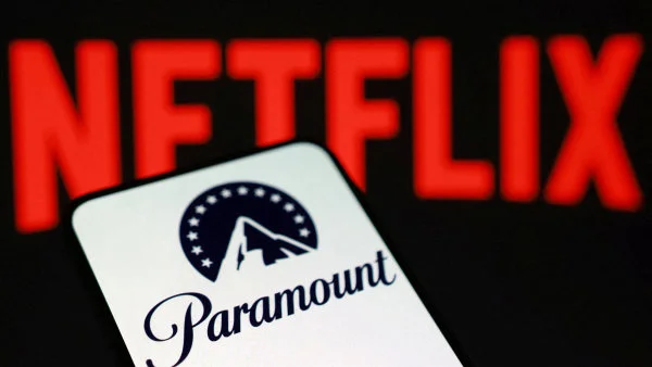 Hollywoodský megadeal: Netflix vyklízí pole, Warner Bros. za 2,6 bilionu korun ovládne Paramount, za nímž stojí miliardář Ellison