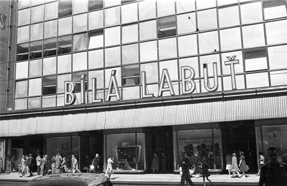 Falešná nostalgie po socialismu: Třetina lidí žije v představě o tehdejším levném a lepším životě