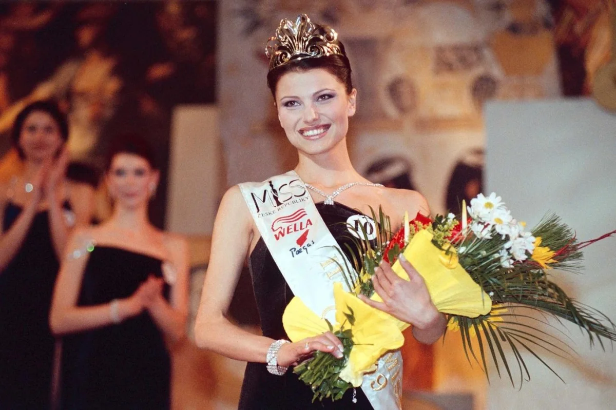 Jitka Kocurová od Účastníků zájezdu téměř nezestárla. Dnes je z ní podnikatelka s esenciálními oleji