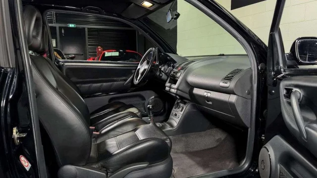 Pokus VW o lidovou silniční raketu skončil jako skoro zapomenutý propadák, věrným ale dnes vydělává statisíce