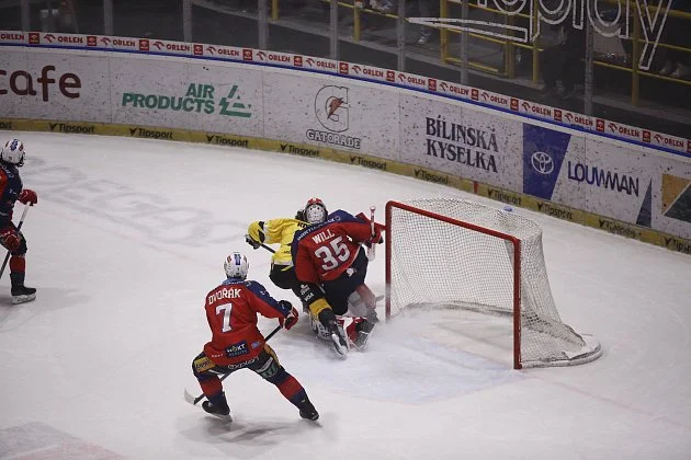 Pardubičtí hokejisté ovládli základní část extraligy, Vítkovice předvedly obrat