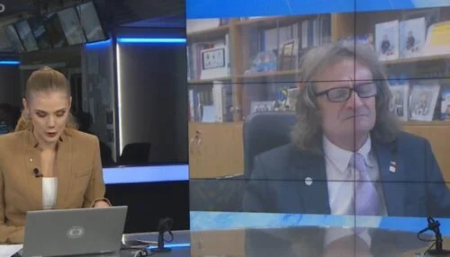 Ševčík zase perlil v živém vysílání ČT24. Při loučení si popletl, co chce popřát