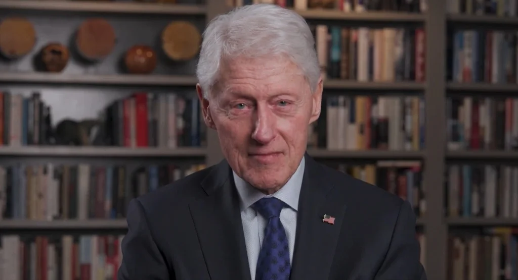 Clinton promluvil ke kauze Epstein. Létal jeho letadlem, nic prý ale neviděl