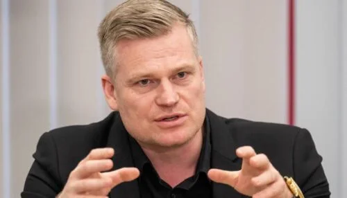 Turek v televizi vytáhl ponožky s větrníky velikosti 46. Hladíkovi vyčetl nákup za 180 tisíc