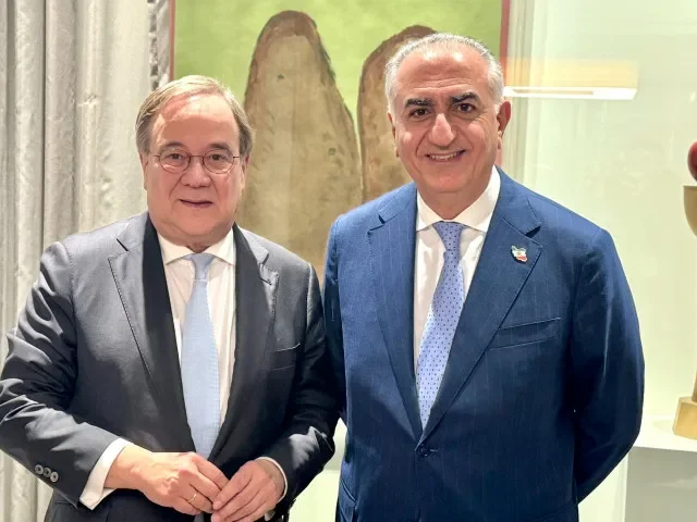 Rezá Pahlaví: Moji drazí krajané, pomoc, kterou prezident USA slíbil statečnému lidu Íránu, nyní dorazila