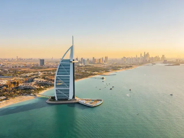 V destinacích Blízkého východu se nachází několik tisíc Čechů, cestovní kanceláře situaci sledují