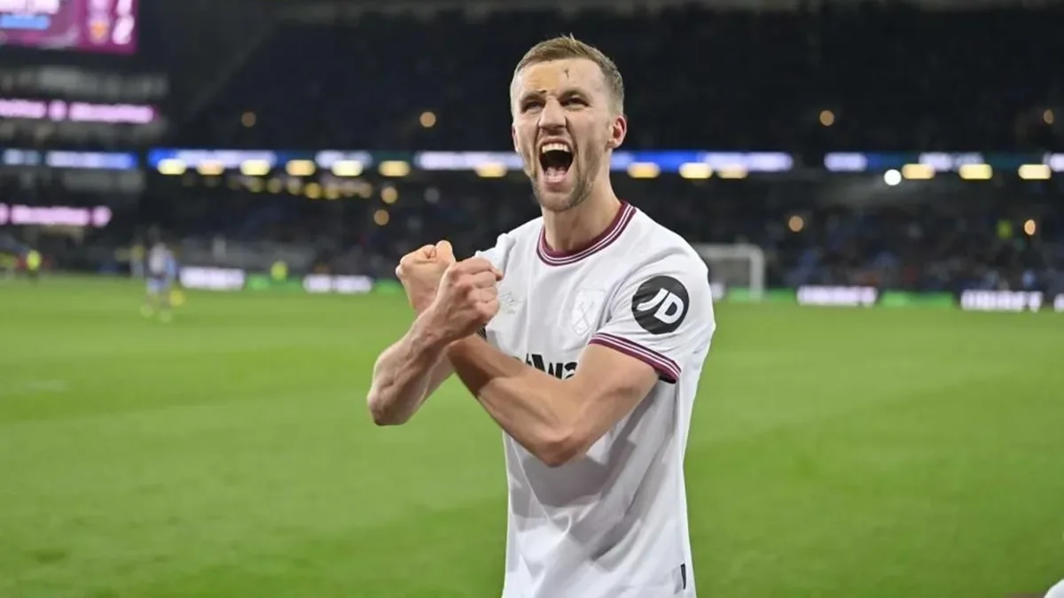 Slávistická škola v Premier League: Diouf nabil Součkovi na gól proti Liverpoolu