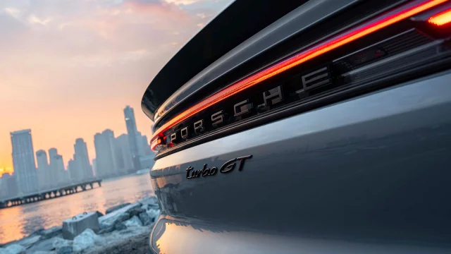 Porsche hodilo do koše plány na novou elektrickou vlajkovou loď, místo ní přijde s osmiválcovým autem