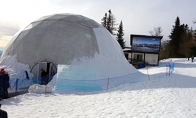 Ledová pocta dvěma papežům - Zprávy i60.cz článek na Media24.cz