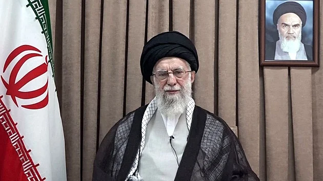 Válka až do konečného vítězství, hlásal. Bělovousý klerik Chameneí vládl 35 let