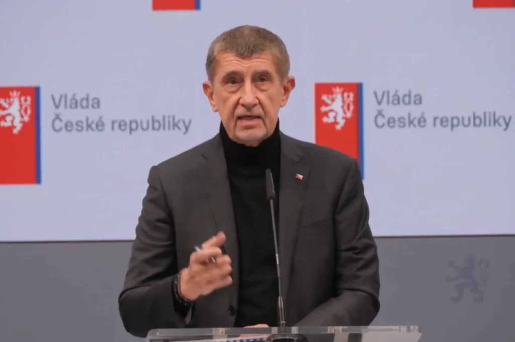 25 hovorů o sebevraždě denně. Babiš tlačí na financování krizových služeb pro děti