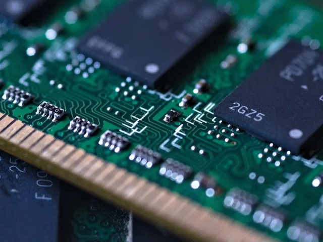 Svět čelí „RAMageddonu“. Nedostatek pamětí žene ceny elektroniky prudce nahoru