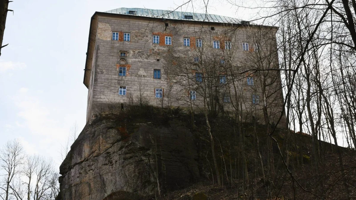 Proč nacisté za války obsadili hrad Houska a co v něm skutečně hledali - Historie kroniQa.cz článek na Media24.cz