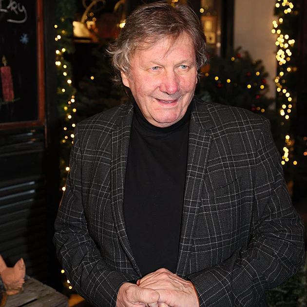 Hložek, Vydra nebo Chantal Poullain: Kdo ze slavných má důchod a kdo na stáří nedostal nic?