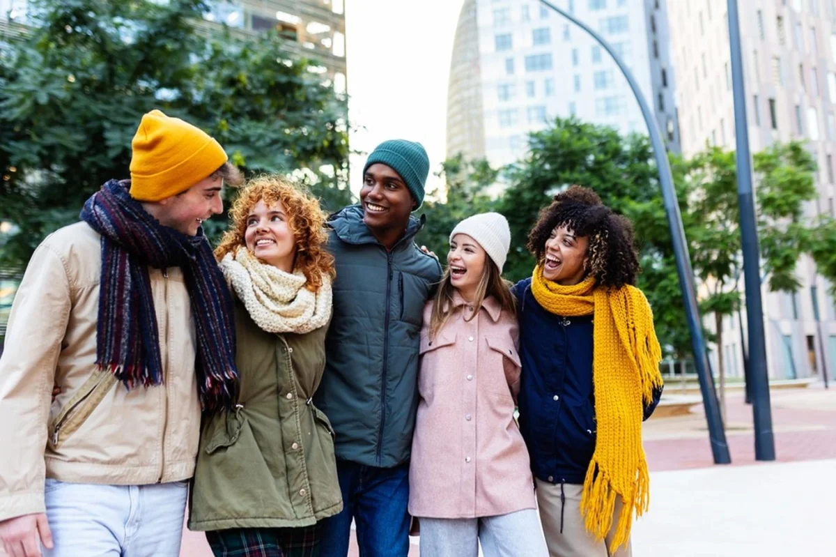 Italská passeggiata: Pojítko mezi rodinou a sousedy. Společná vycházka v ulicích pomáhá utužovat vztahy - Společnost kvety.cz článek na Media24.cz