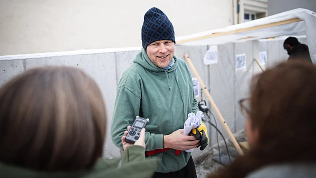 Tah už se nedá vzít zpět, říká o sgrafitu výtvarník. Ve Žďáru teď seká do betonu - Kultura iDnes.cz článek na Media24.cz