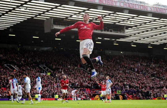 Manchester United porazil Crystal Palace a posunul se na třetí místo