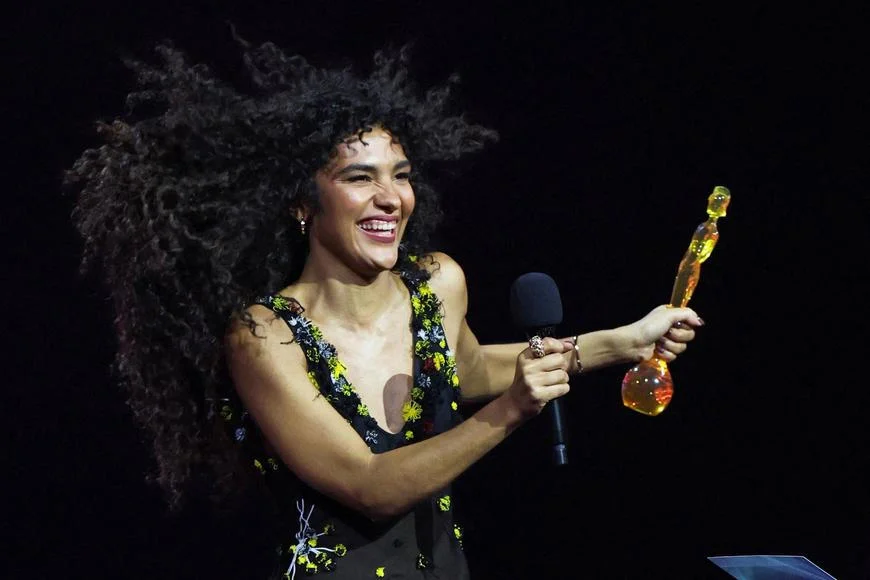 Hudební Brit Awards ovládla Olivia Deanová. Skupinou roku se stala Wolf Alice - Kultura Aktualne.cz článek na Media24.cz