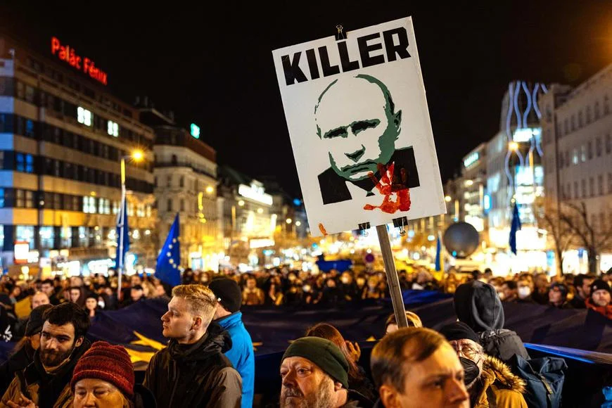 Pokusí se nás rozklížit, paralyzovat. Český generál varuje před blízkou budoucností