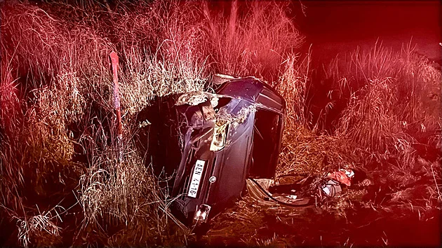 Posádka auta nabouraného na okraji Prahy utekla, policie chytila jen spolujezdce - Krimi iDnes.cz článek na Media24.cz