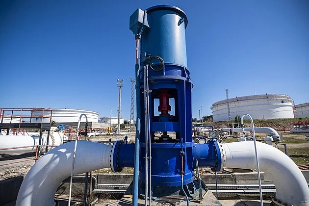 Slovensko řeší výpadek ropy, zastavila se na Ukrajině. Pomoci může česká Družba