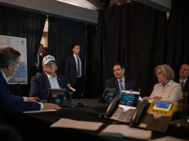 Bílý dům vysvětlil, proč zaútočil na Írán. Zemi podle Trumpa nemá vést Pahlaví