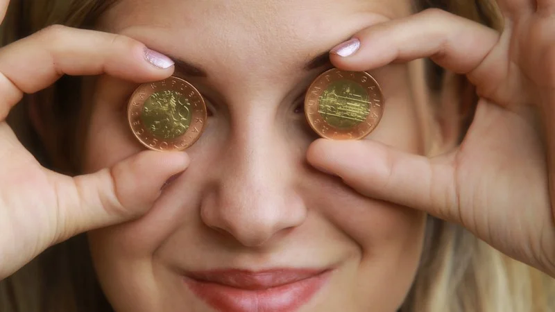 Hrad konečně šetří. Po Zemanově utrácení začala prezidentská kancelář brzdit - Politika Kverulant.org článek na Media24.cz