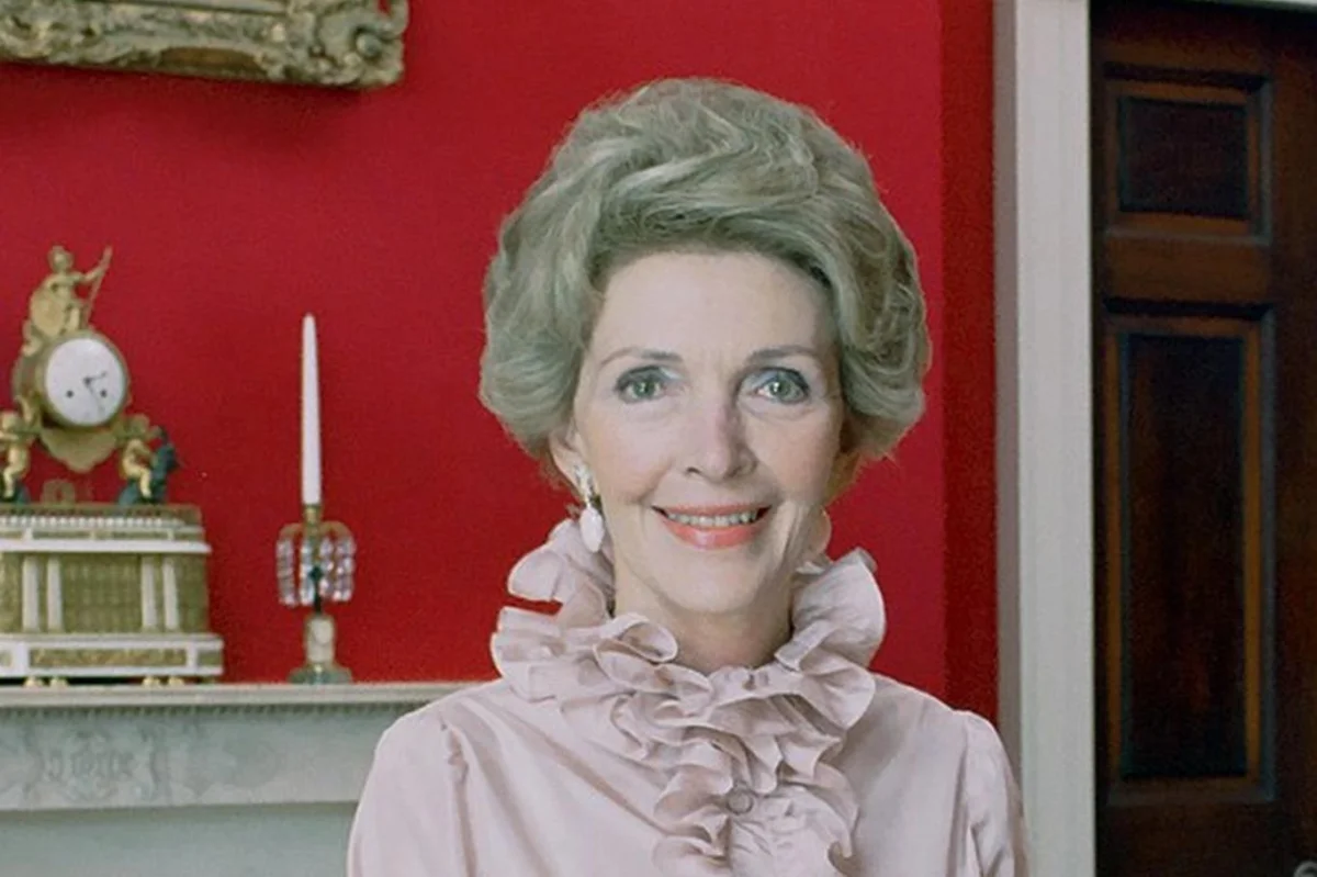 Od průměrné herečky k nejmocnější ženě světa. Nancy Reaganová režírovala osud Ameriky skrze astrologii - Politika kvety.cz článek na Media24.cz