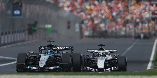 Do sezony F1 vstoupil nejlépe Mercedes, Ferrari po skvělém startu selhalo takticky