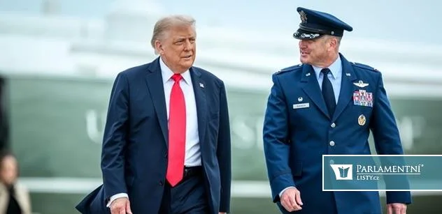 Trumpovi hoří veřejné mínění. Proto vyslal vzkazy o Íránu