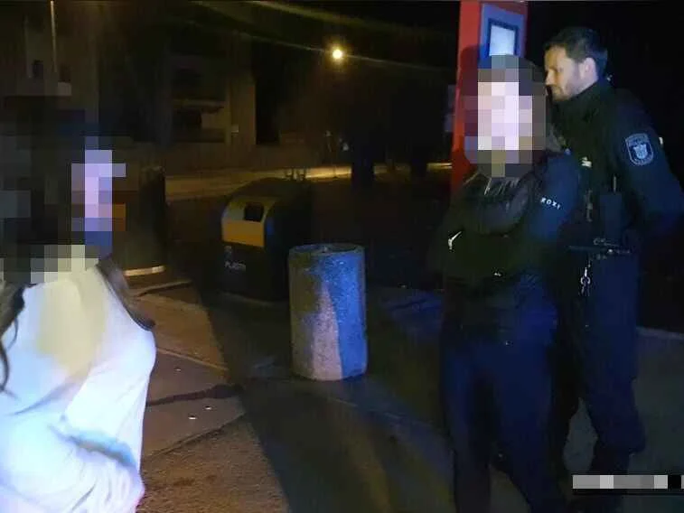 Ženy žádaly kladenské strážníky, aby je odvezli pro další alkohol. Když je pak hlídka zastavila ke kontrole, tvrdily, že řídil duch - Krimi TydenikPolicie.cz článek na Media24.cz