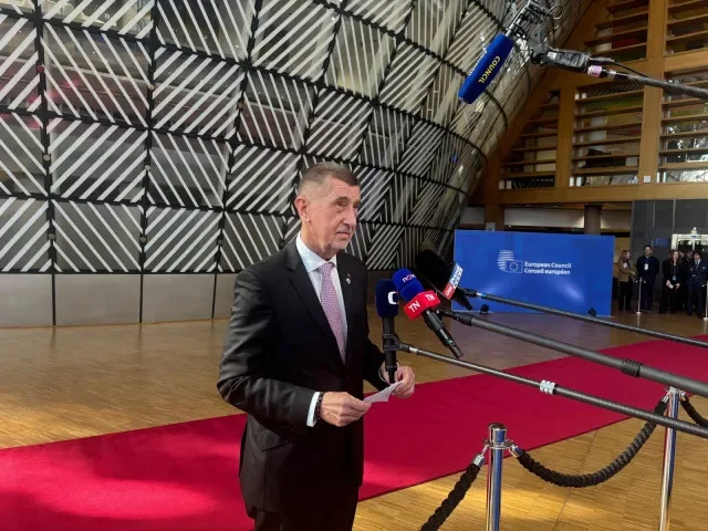 „Na Evropu to jede ze všech stran,“ bouřil Babiš v Bruselu kvůli cenám plynu. Vysmál se Němcům