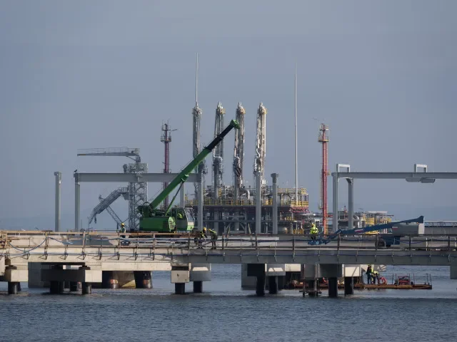 Zničená plynová infrastruktura v Kataru ze 17 procent. QatarEnergy: opravy potrvají léta