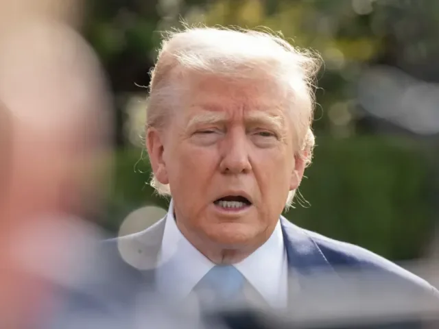 „Zbabělci. NATO je bez USA jen papírový tygr.“ Trump se tvrdě opřel do spojenců