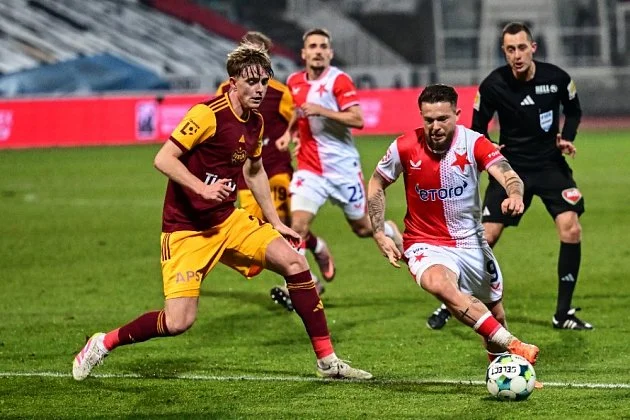 Trpišovský slavil výhrou Slavie, uspěla také Sparta. Plzeň i Jablonec s prohrou