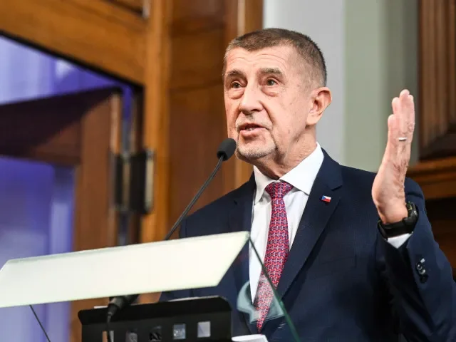 Výrobci vojenského materiálu reagují na Babišovu výzvu. Po požáru v Pardubicích posilují bezpečnostní opatření