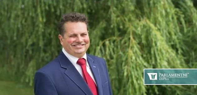 Slavík (TOP 09): Motoristé spíš než odpovědnou politiku připomínají dětské trucování - Politika ParlamentniListy.cz článek na Media24.cz